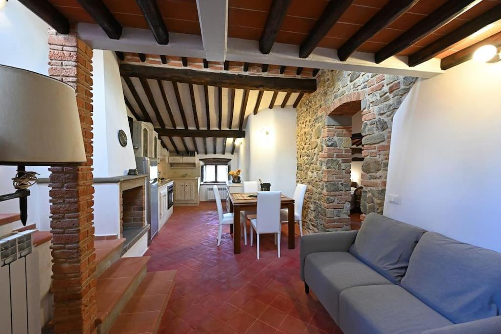 B&B Cavriglia - La casa nel borgo - Bed and Breakfast Cavriglia