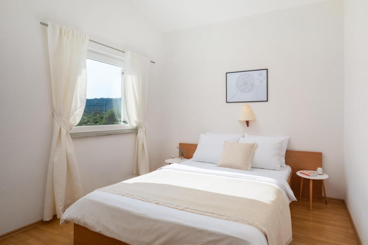 Apartment with Shower