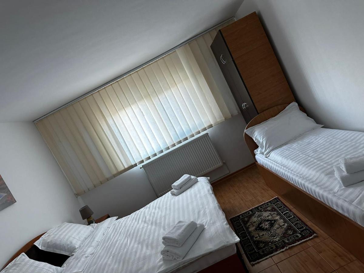 Dreibettzimmer mit eigenem Bad