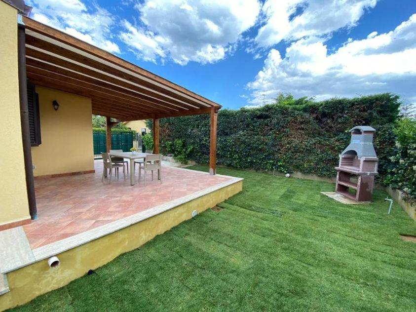 Villa indipendente le coccinelle beach mare piscina a 250 mt dal mare con servizio di piscina a 400 mt 12 k da Cefalu - Chambres d'hôtes Campofelice di Roccella