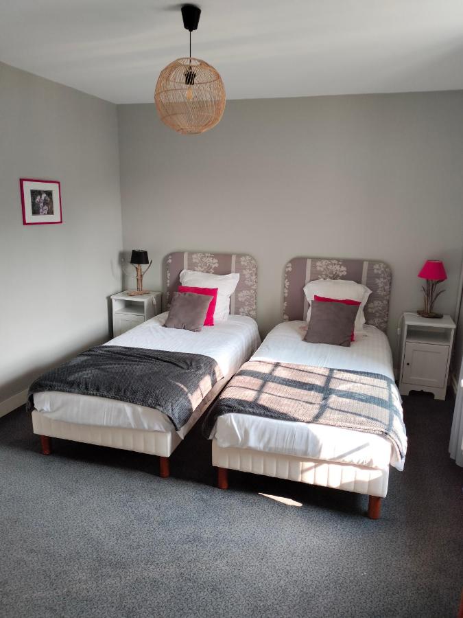 Zweibettzimmer mit Gartenblick