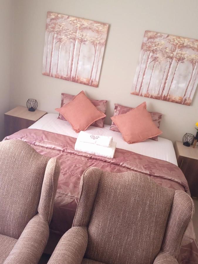 B&B Walvisbaai - TALITHA'S SELF-CATERING ACCOMONDATION - Bed and Breakfast Walvisbaai