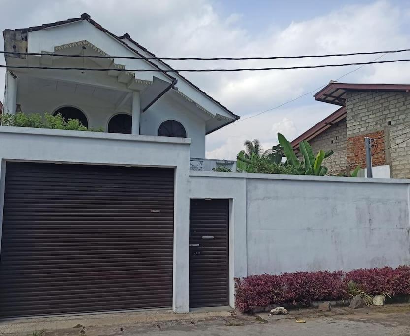 The Travel Inn - B&B Ahangama