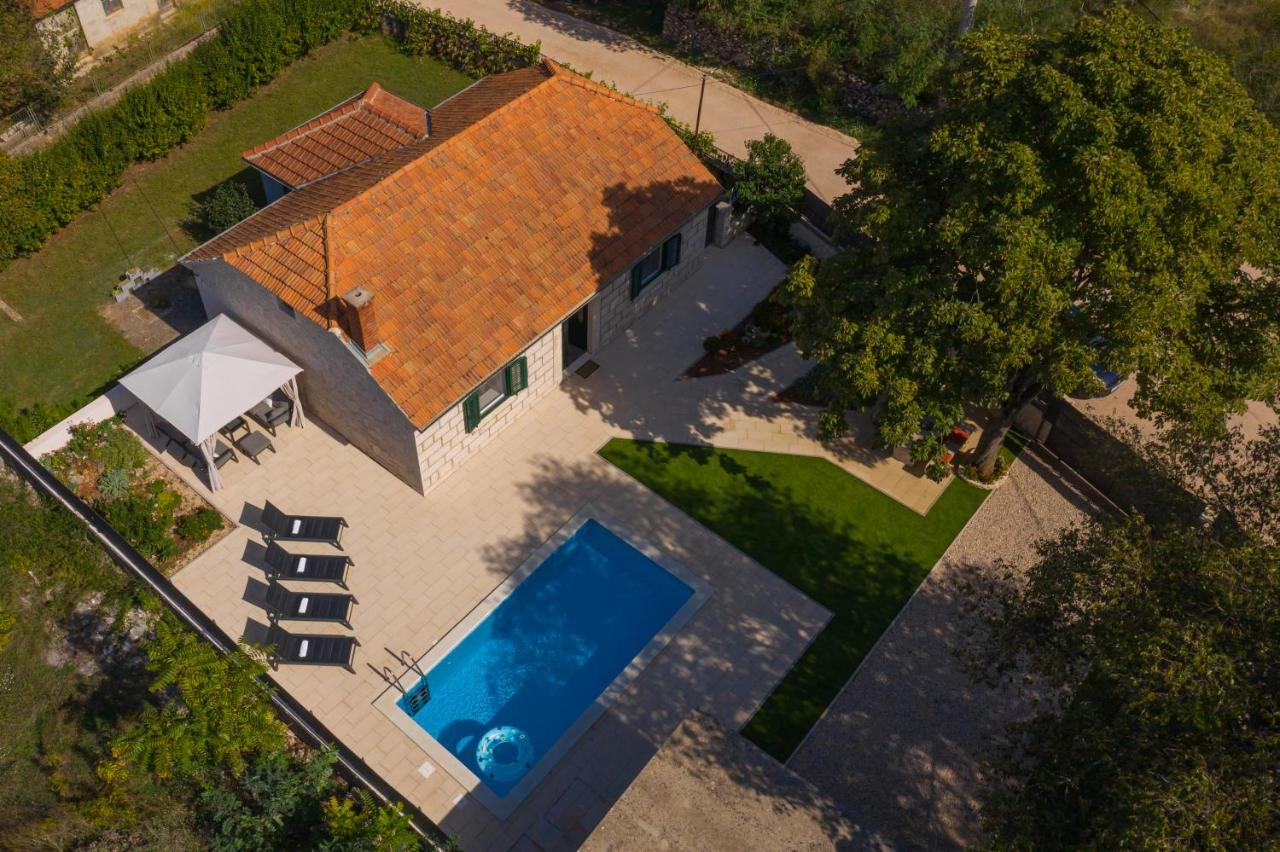 Experience VILLAGE LIFE - Jokini Dvori with private pool - B&B