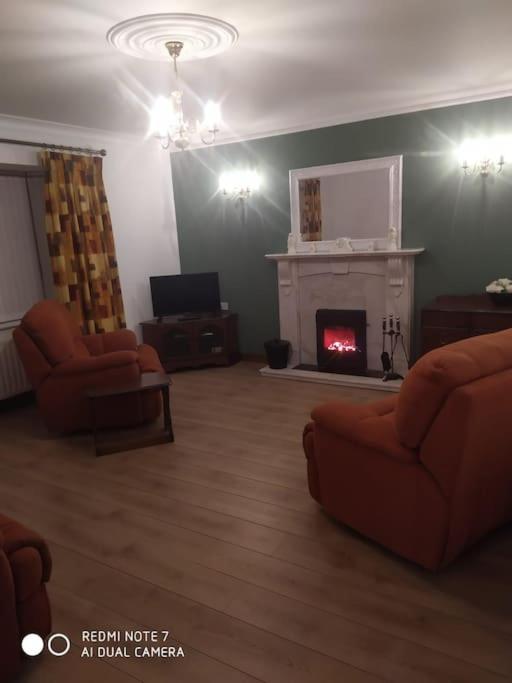 B&B Omagh - Cosy 3 Bed Retreat in Omagh - Bed and Breakfast Omagh