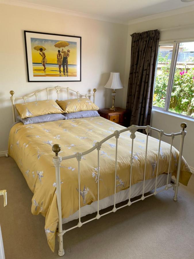 B&B Paraparaumu - Spacious Home - Bed and Breakfast Paraparaumu