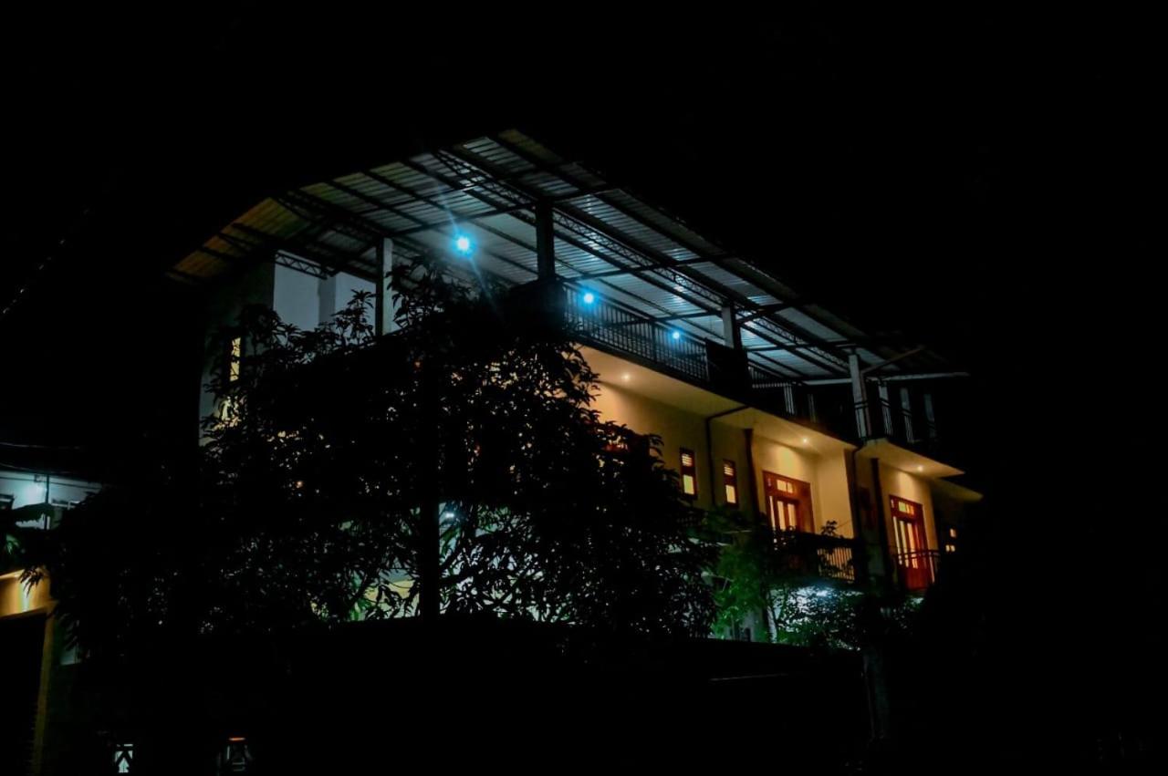 Emerald Home Stay - B&B