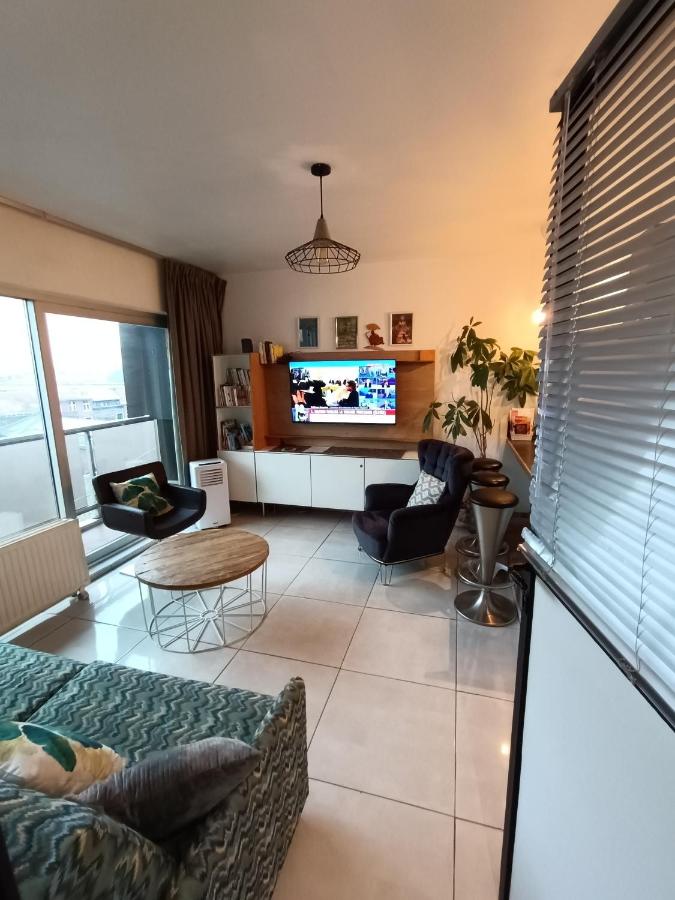 Liège centre 13 Quai Godefroid Kurth POUR 2 PERS à 25 min gare Guillemins - B&B Liegi