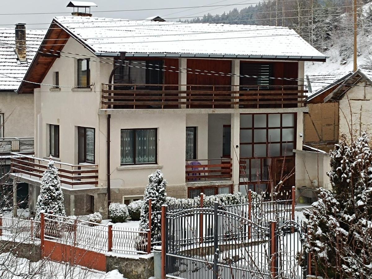 Detached Guest House Рилски кът Маджаре - B&B Madzhare