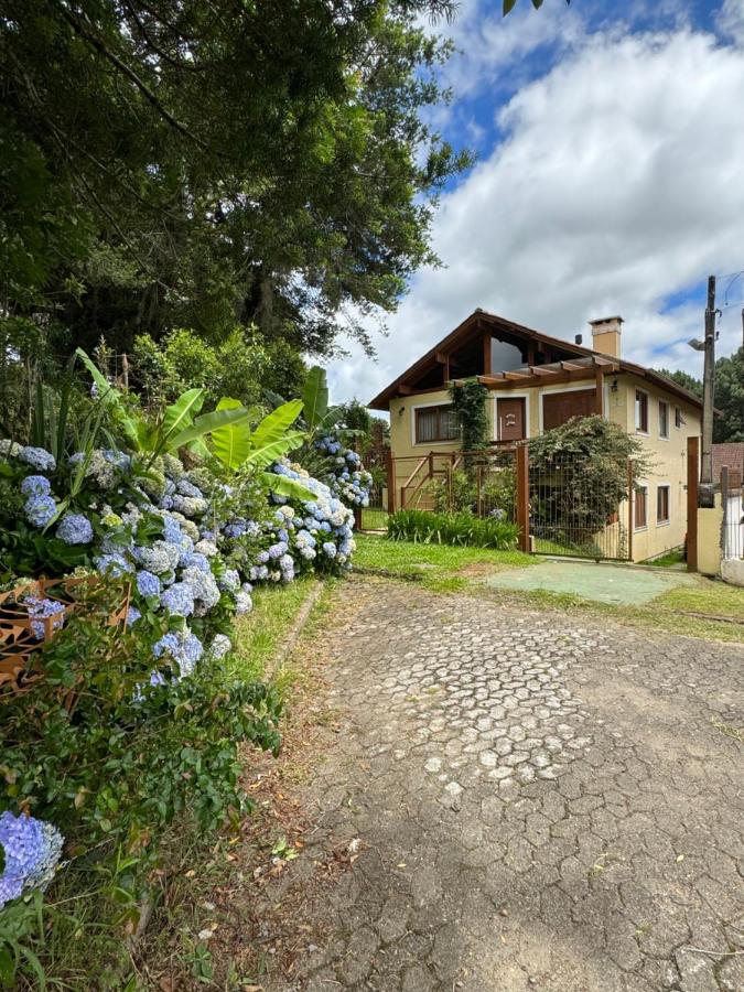 Recanto DOIS Pinheiros RS - B&B Canela