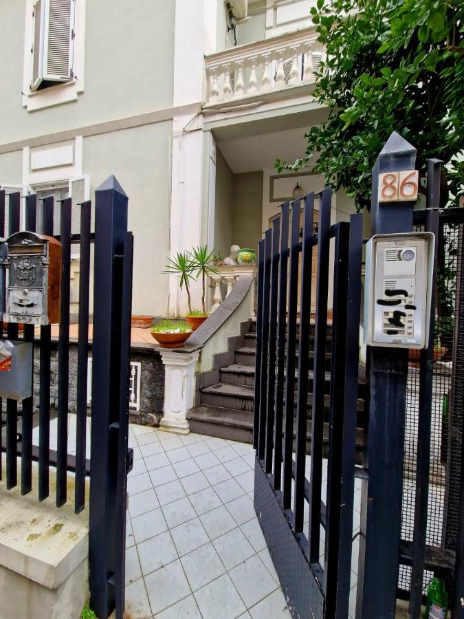 Fuga a Napoli Apartment - B&B