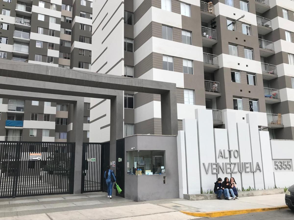 B&B Lima - Moderno Apartamento en Condominio Alto Venezuela - Bed and Breakfast Lima
