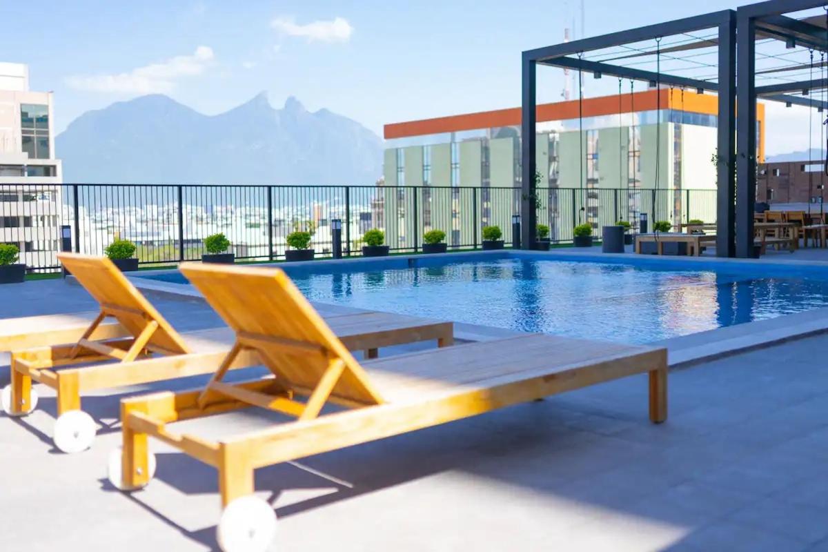 B&B Monterrey - Lux 2 bedroom apartment, swimming pool, gym and free parking spot in Macro Plaza area - Bed and Breakfast Monterrey