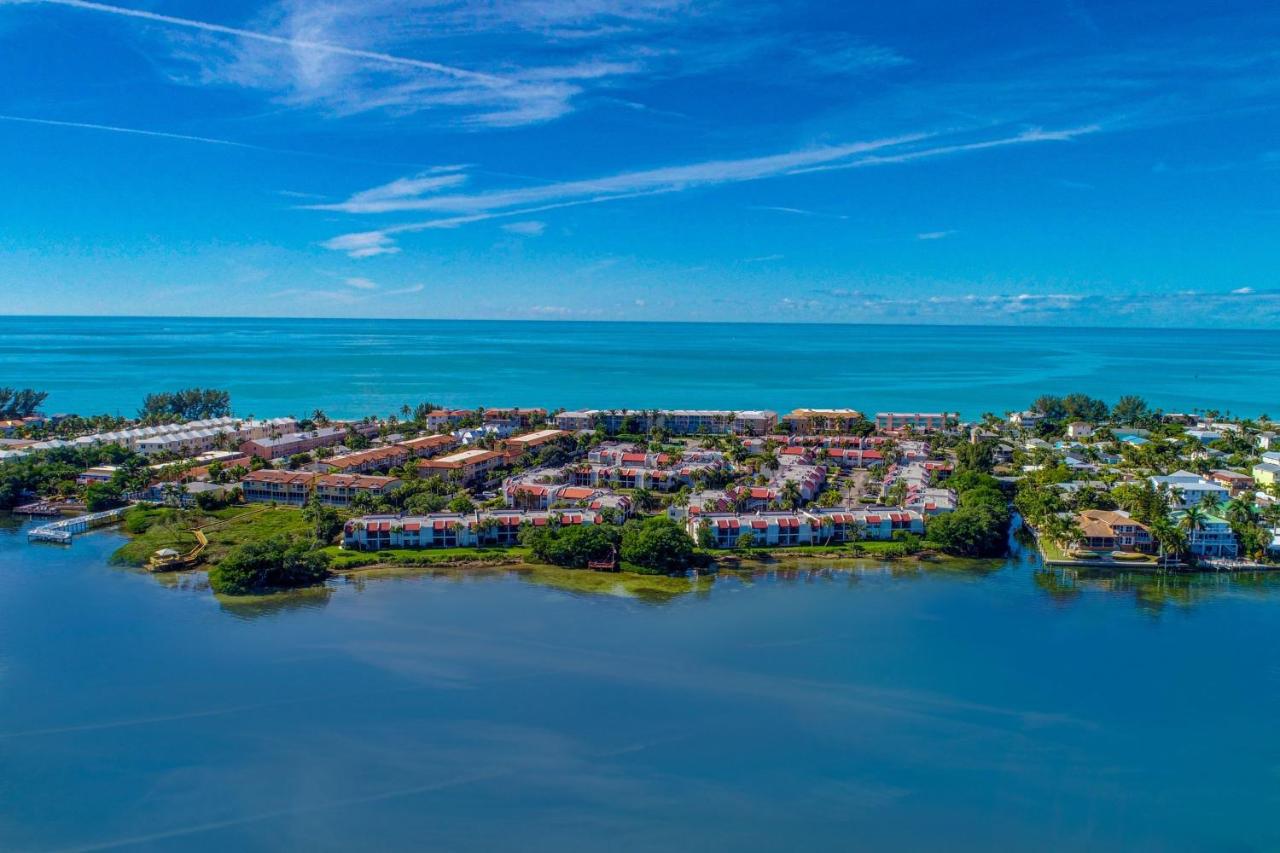 Anna Maria Beach Condo-2 Bed/2 bath- Sleeps 6 - B&B