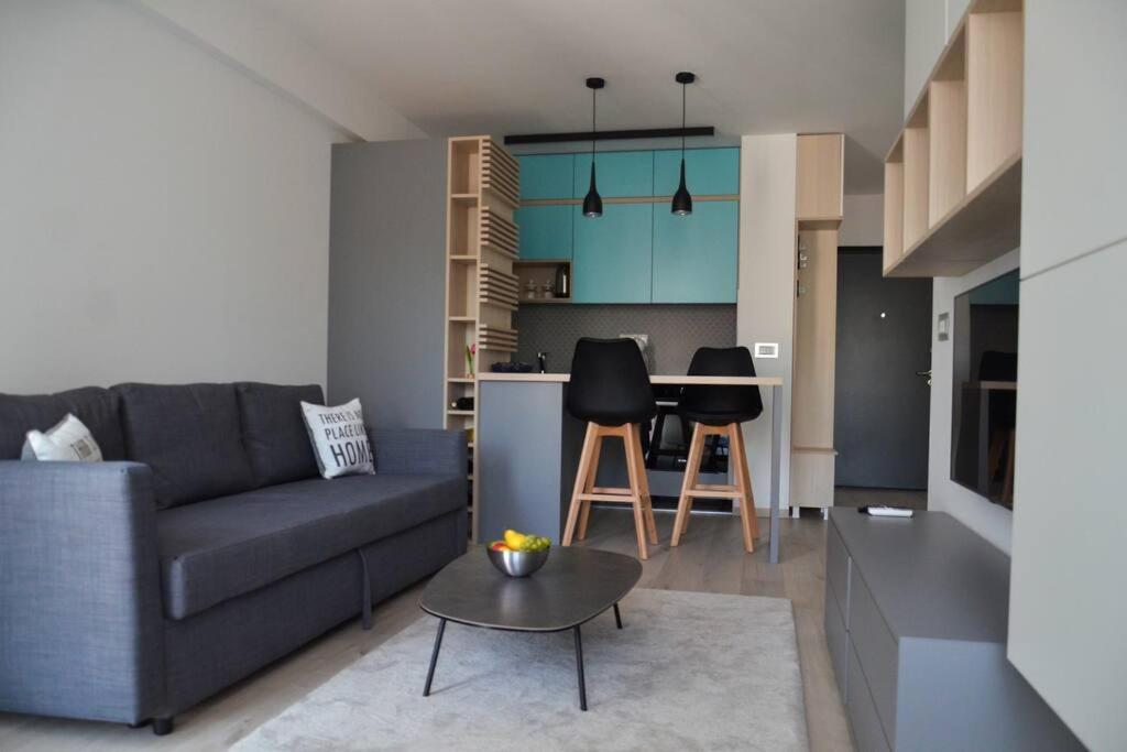Brand NEW Stylish apartment on perfect location - Ferienwohnung Skopje