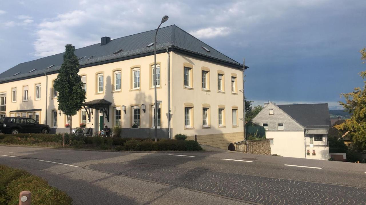 Gästehaus Pellinger Hof - Bed and Breakfast Pellingen