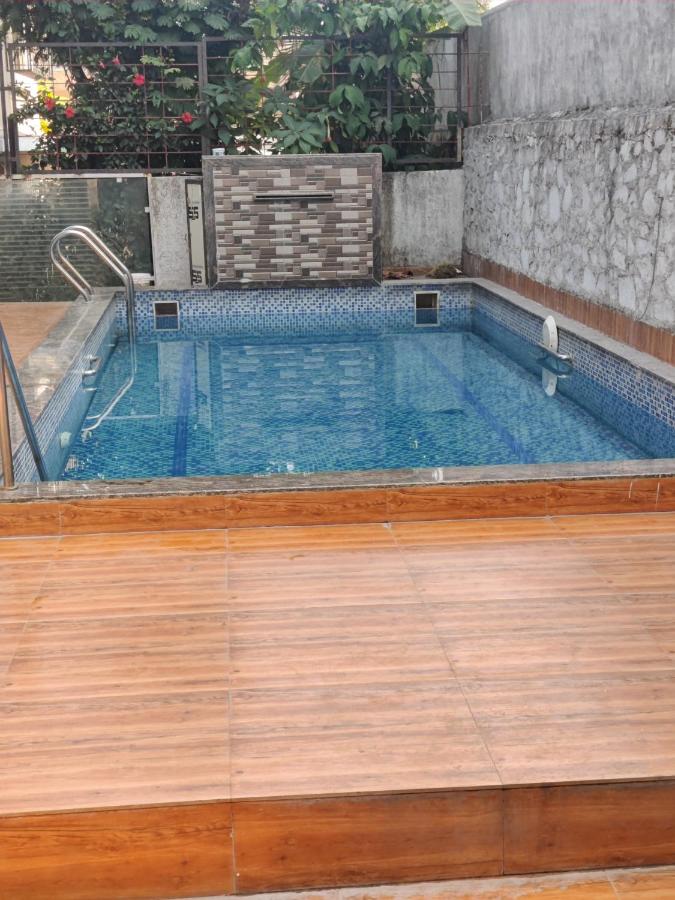 B&B Lonavla - Gurukrupa 3 bhk Bunglow WITH PVT POOL Lonavala , Tungarli , Best location , Hill top - Bed and Breakfast Lonavla