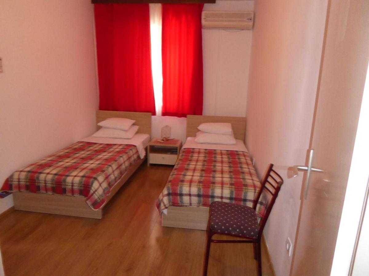 Tweepersoonskamer met 2 Aparte Bedden