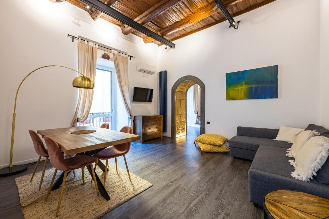 Hidden Gem on Chiaia pedastrian area by Napoliapartments - B&B Nápoles