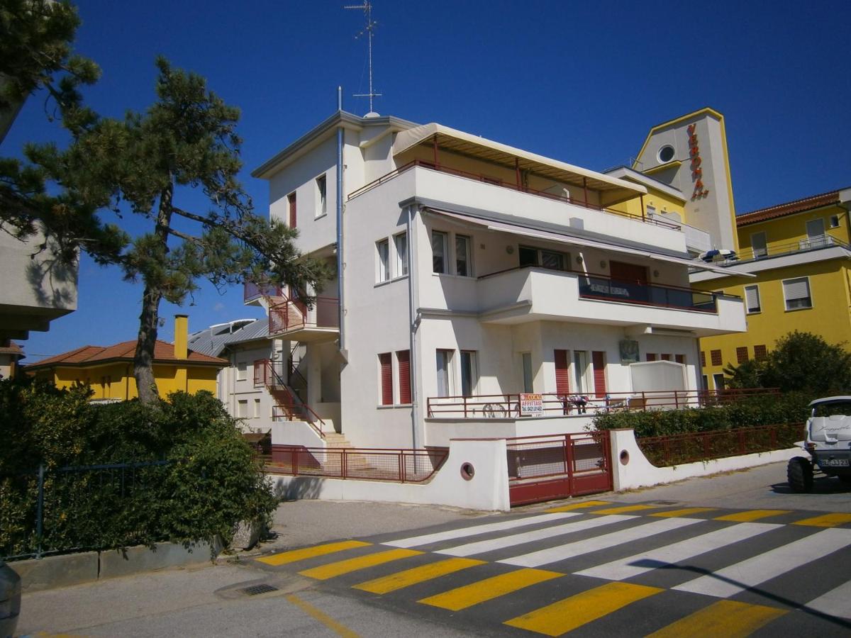 Villa Nave Trilocale con Terrazza Frontemare - Agenzia Cocal - B&B Caorle