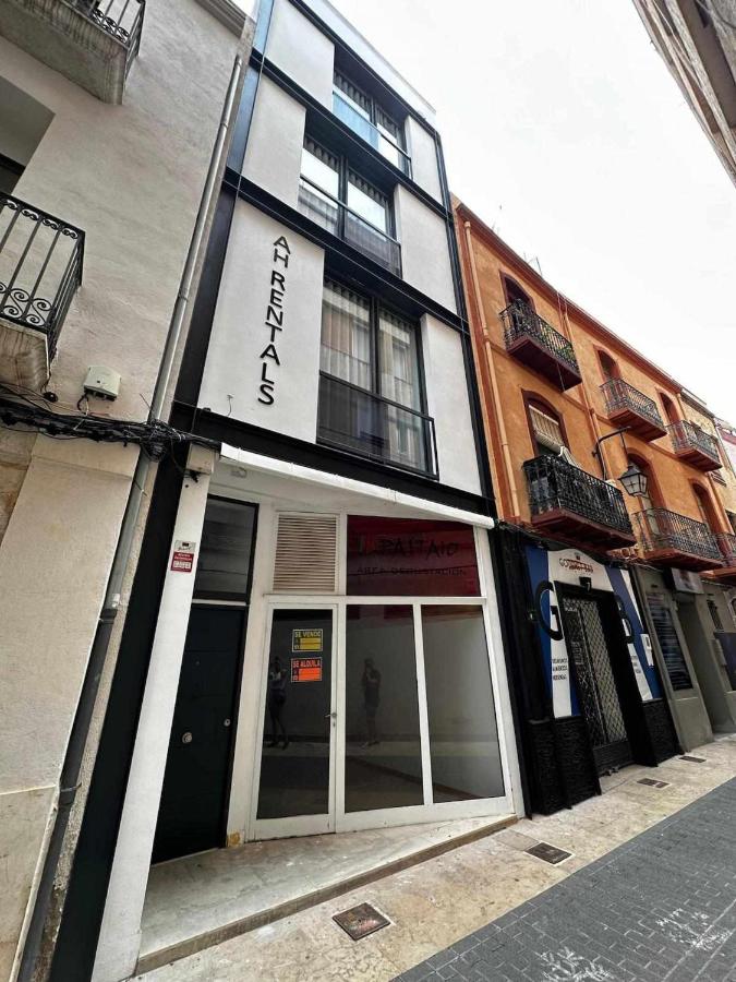 A H Rentals Picasso apartamento - B&B