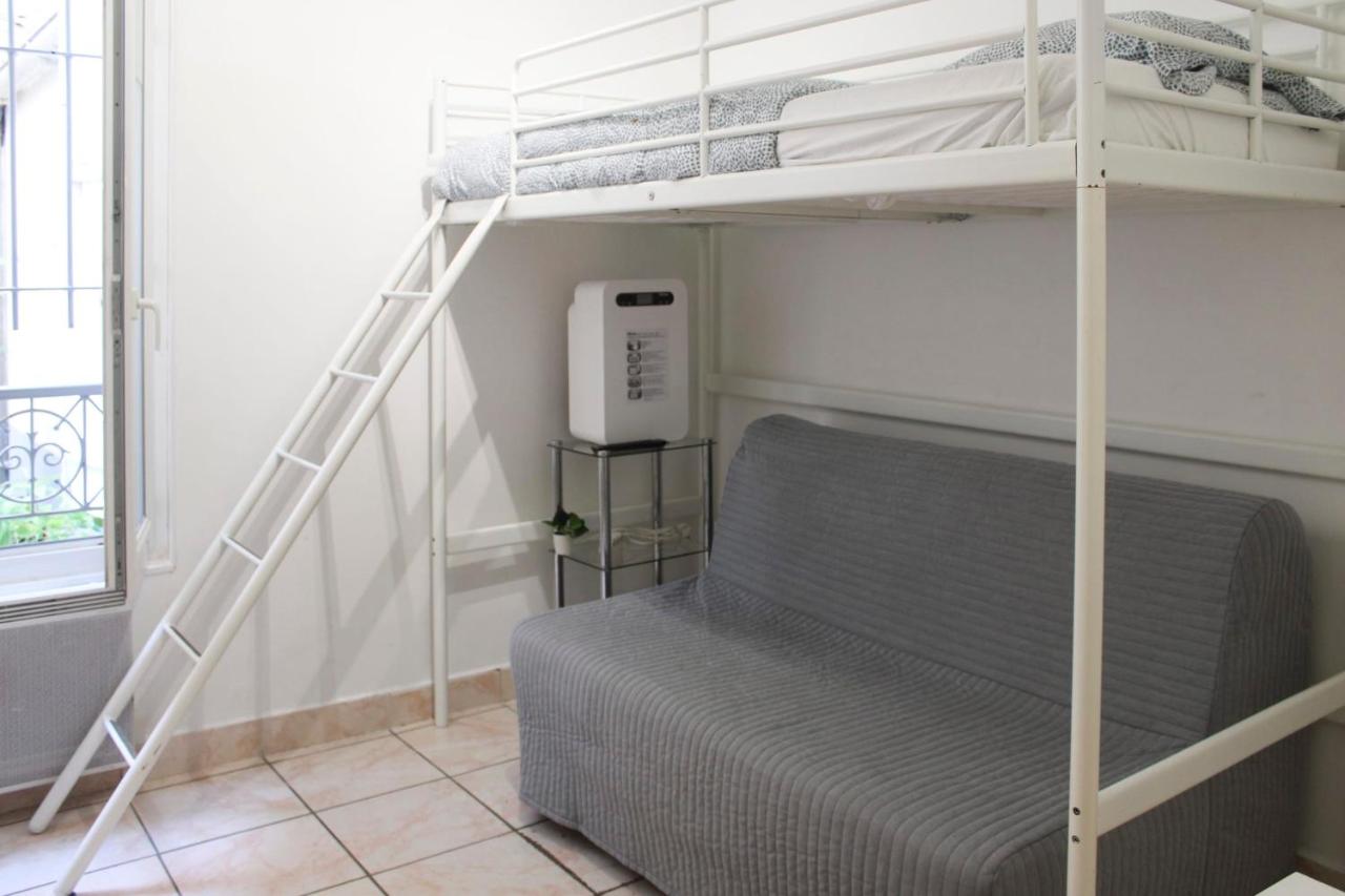 Bright studio located near Paris - B&B