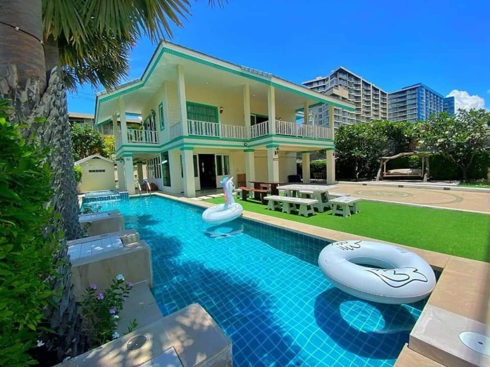 บ้านลมทะเล - B&B