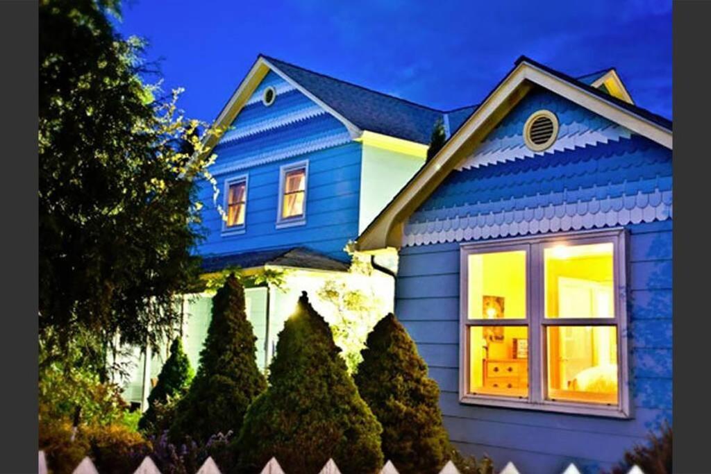 Bluemoon Vacation Rentals - Bluemoon House - Bed and Breakfast Ashland