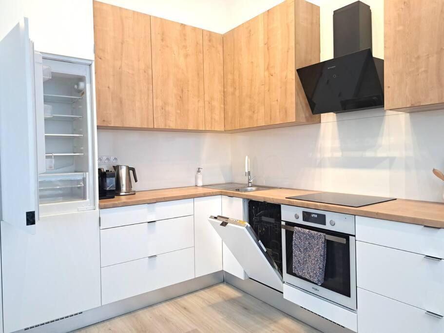 New apartment with garage place - B&B Bratislava