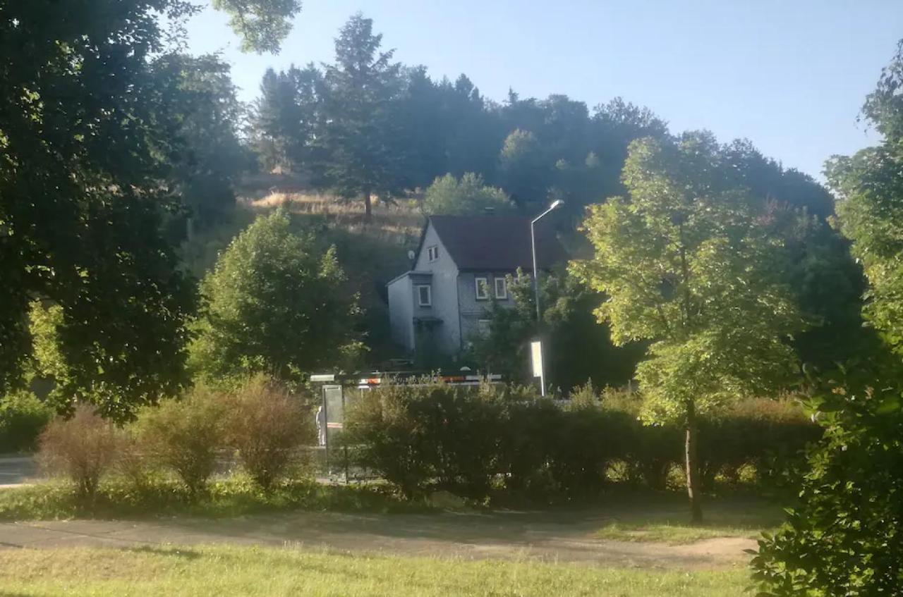 Suhl - Ihre erholsame Arbeiterwohnung in Zentrumnähe - Bed and Breakfast