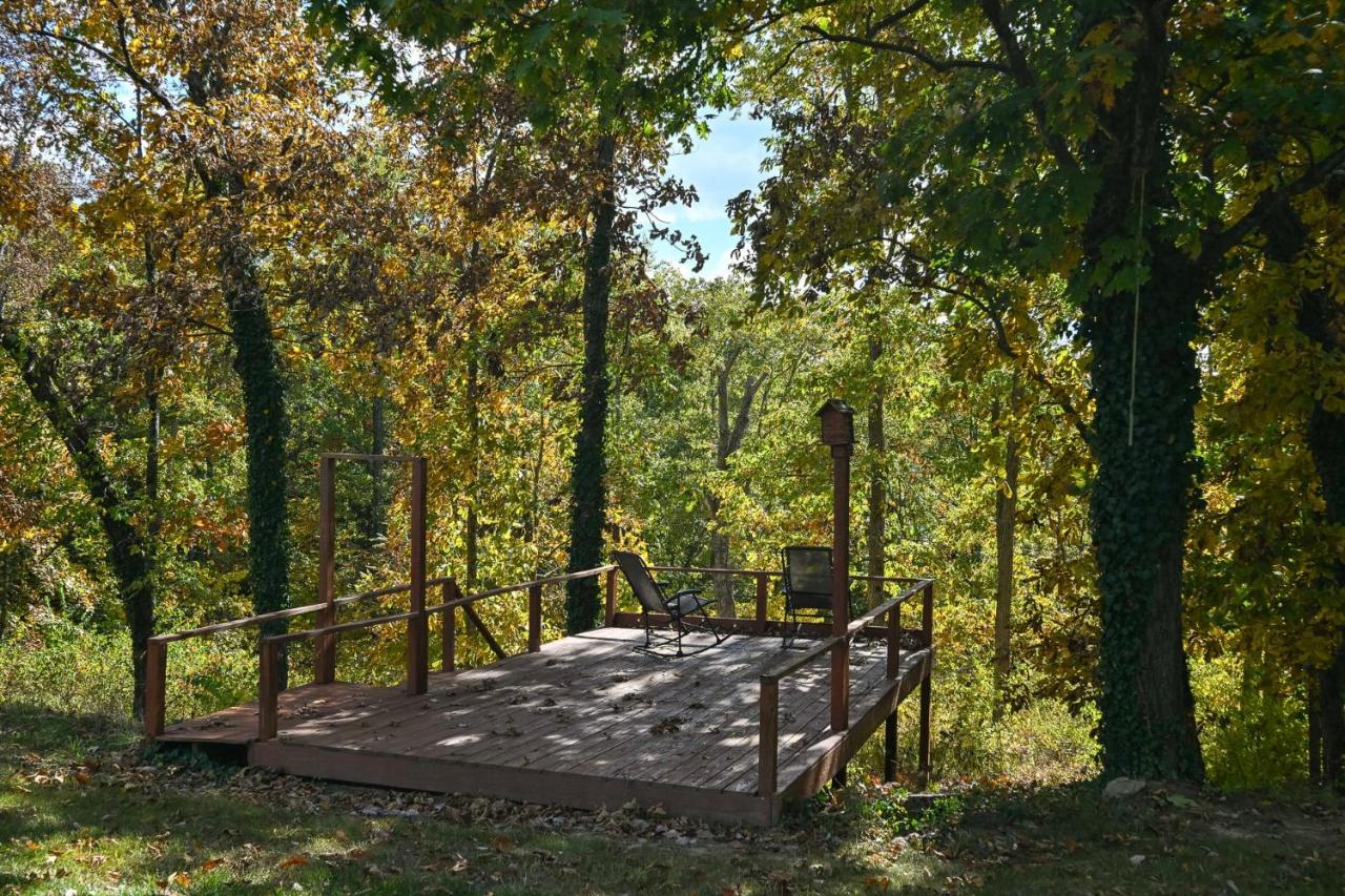 Sleeps 12, Wooded Lot, Near Ark, Great for Family - Chambres d'hôtes Williamstown
