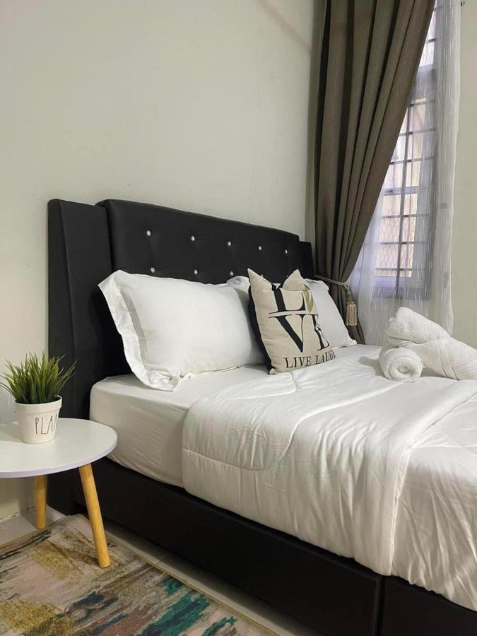 THREE ROOMS WITH WIFI HOMESTAY D’RAZAK IN KUALA TERENGGANU - B&B