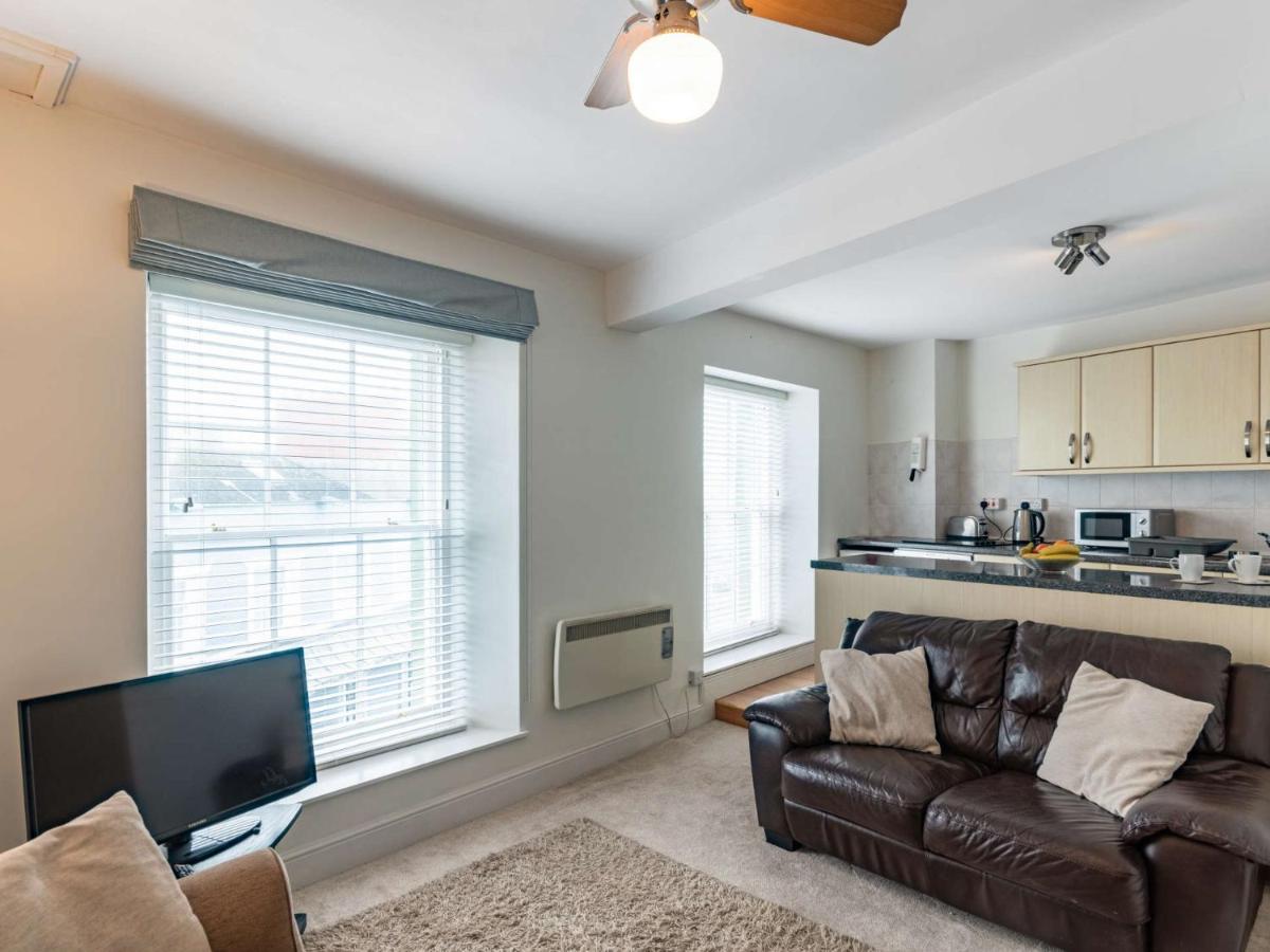 2 Bed in Tenby 83211 - B&B