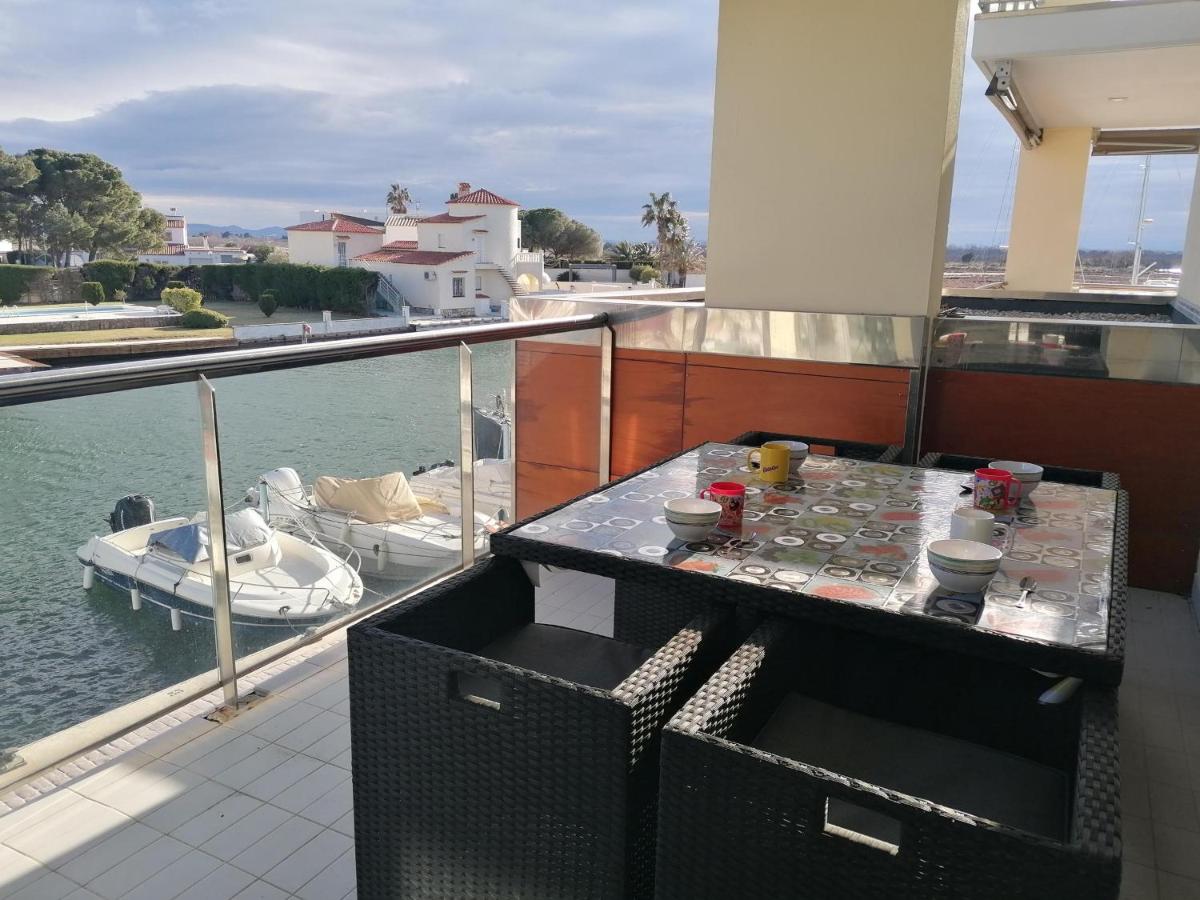 Apartamento luminoso en Santa Margarita con terraza y piscina, cerca de la playa de la Rubina - ES-258-79 - B&B Rosas