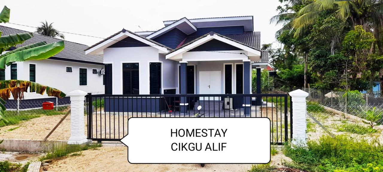 B&B Wakaf Baharu - Homestay Cikgu Alif - Bed and Breakfast Wakaf Baharu