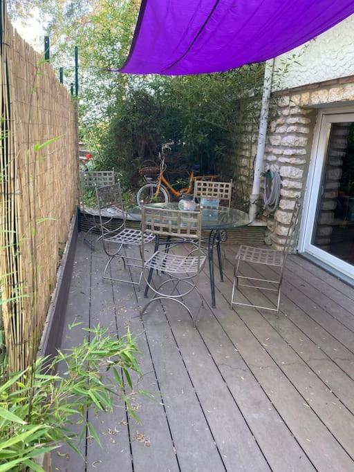 Logement 4 personnes avec cuisine équipée et parking clos - B&B Mouroux