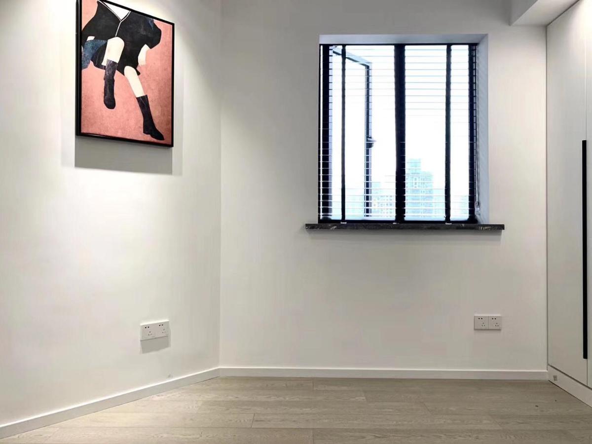 Eastern Hub - Jing'an Temple Branch Stylish 3-Bedroom in Bustling Area, Surrounded by Trendy Bistro and Bar Street, Only 100m from Subway - B&B
