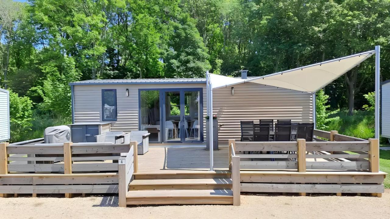 Cozy Tiny SolHouse 4 - Near Groningen - Bed and Breakfast Kropswolde