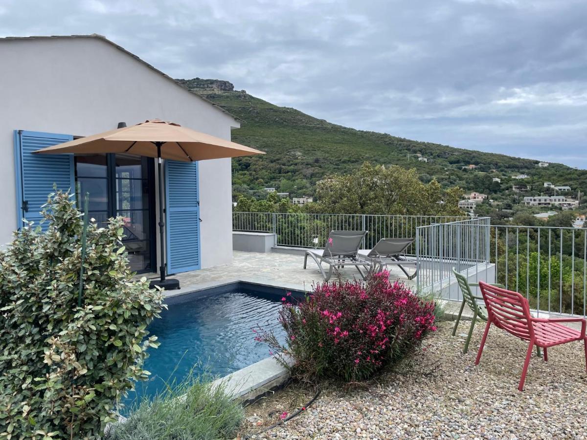 Villa bellevue, neuve, 6 pax, pisc. chauffée - Chambres d’hôtes