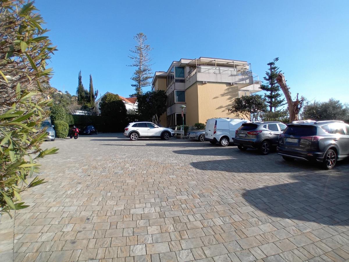 La Brezza Home Sanremo - B&B