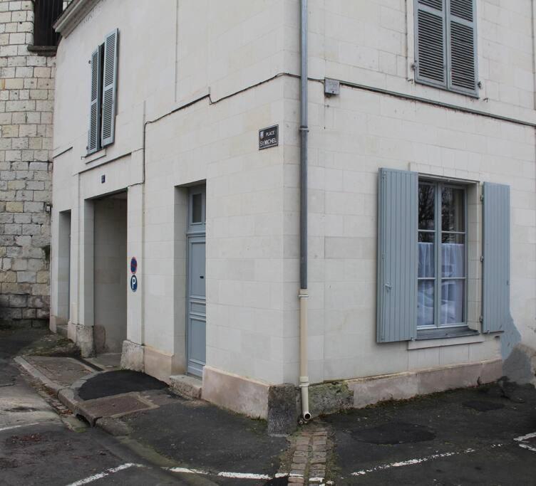 Studio cosy au pied du château - Bed and Breakfast