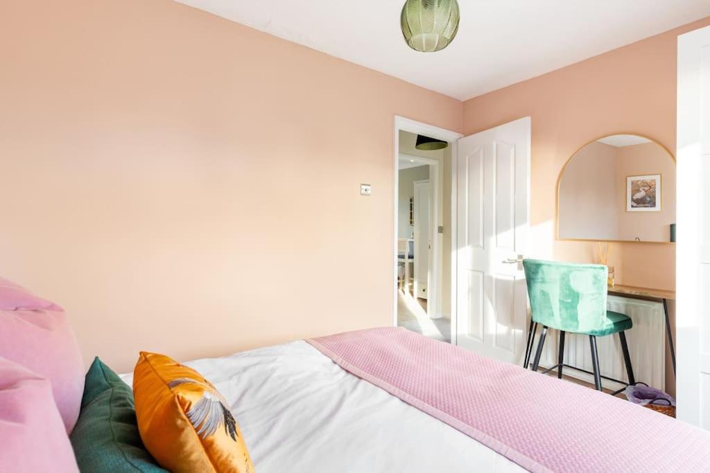 Glara's Boutique - B&B Roughhill