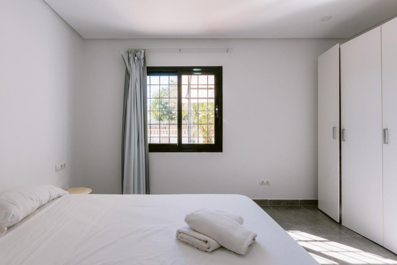 Six-Bedroom Villa 
