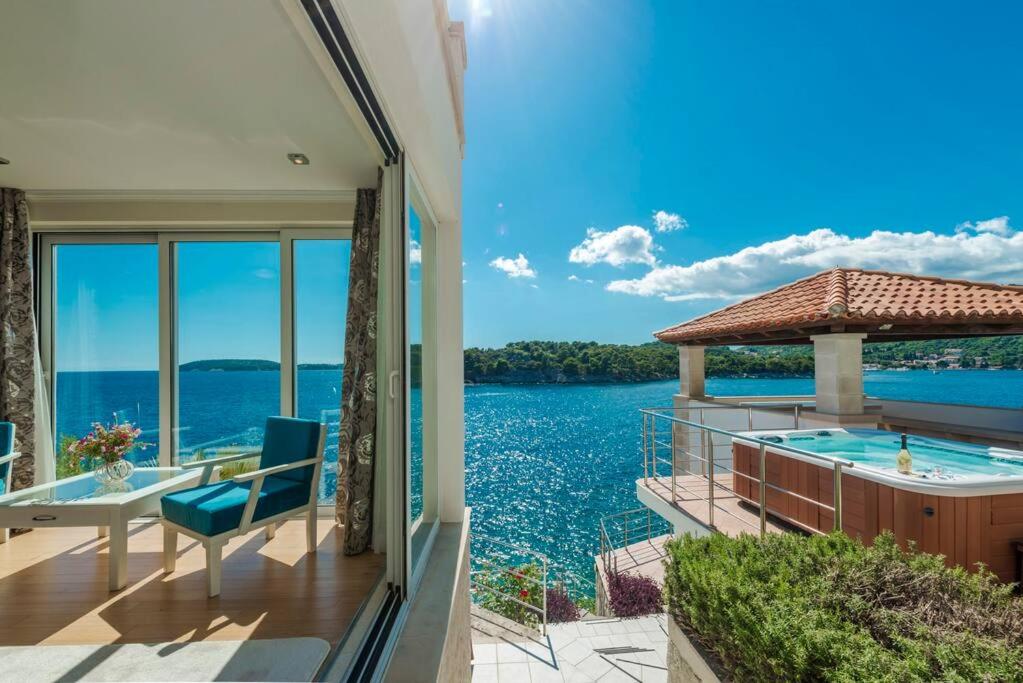 Villa K Dubrovnik-5 bedroom villa with sea access - B&B