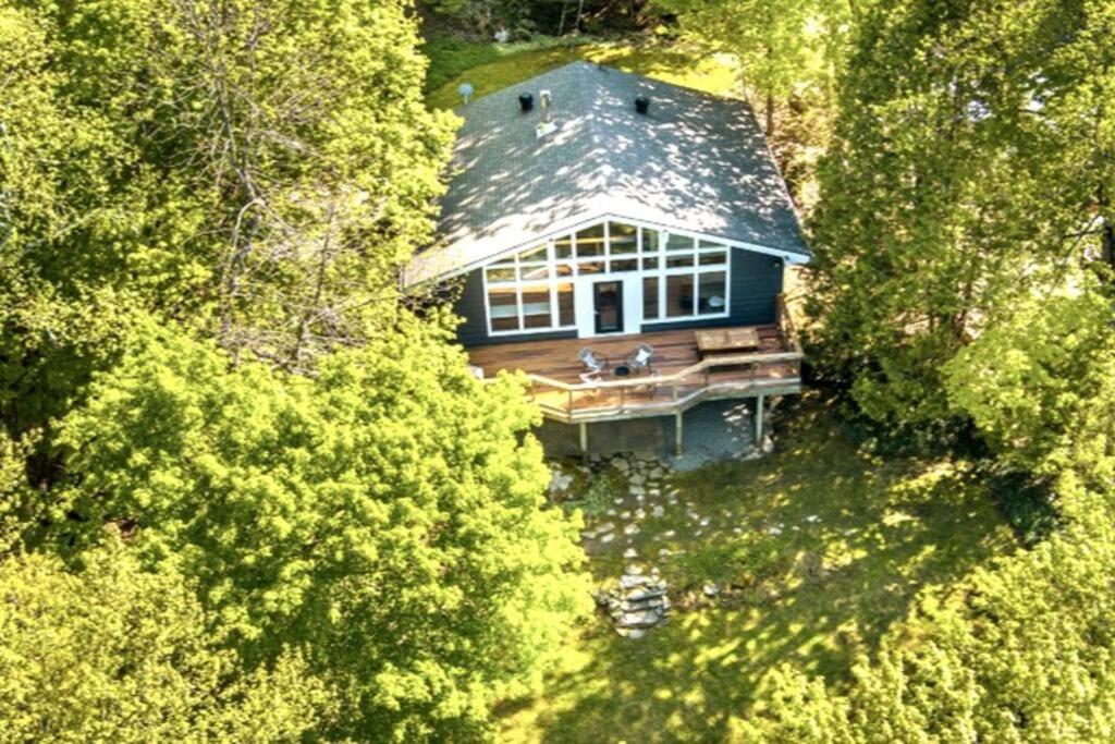 B&B Haliburton - Waterfront Haliburton, All Season, Fully Equipped Cottage! - Bed and Breakfast Haliburton