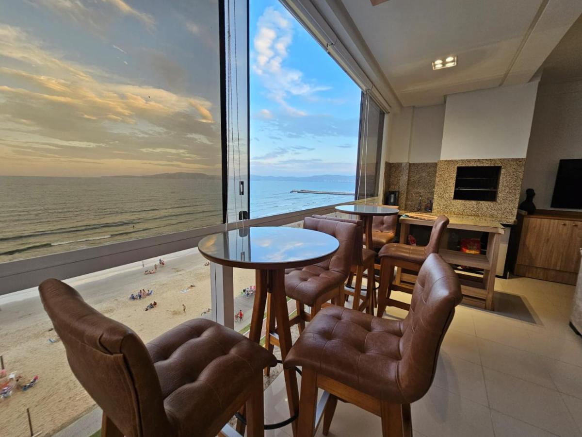 Pé na Areia frente mar centro área nobre Itapema 3 Suítes, 2 garagens - B&B