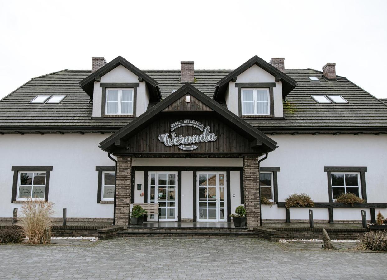 B&B Łopuszno - Hotel Weranda Łopuszno - Bed and Breakfast Łopuszno