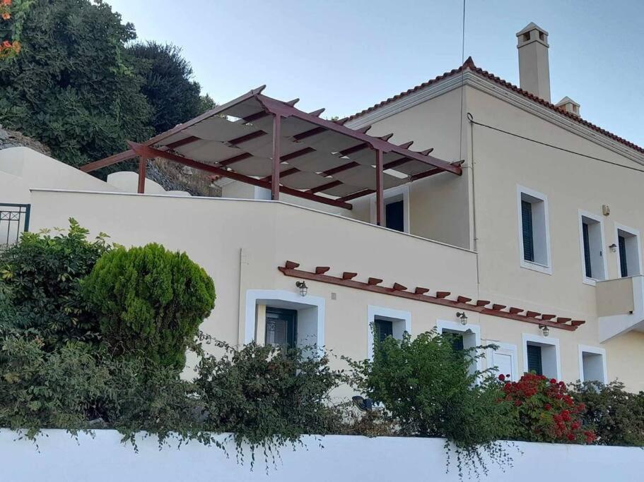 Comfortable Apoikia house for 2 - B&B