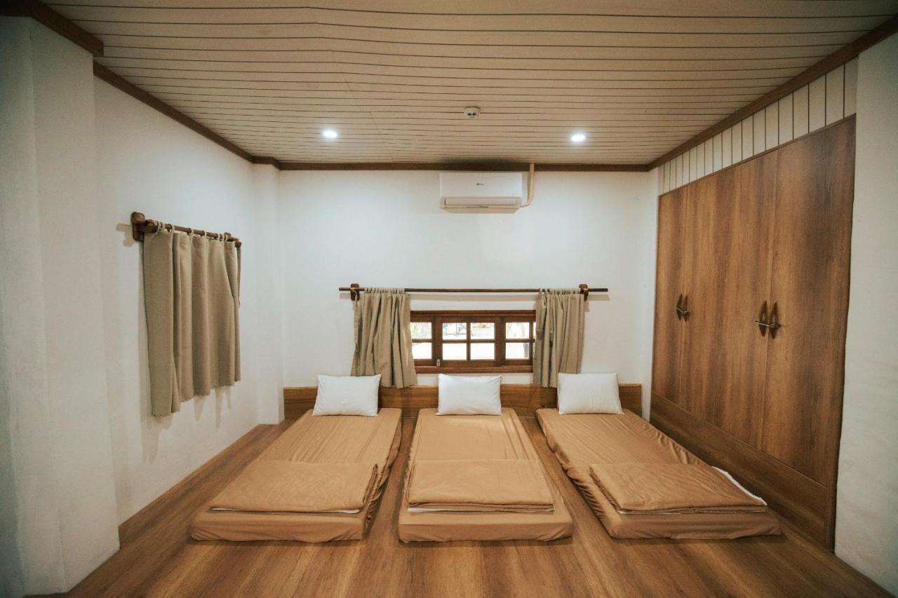 Mixed Dormitory Room