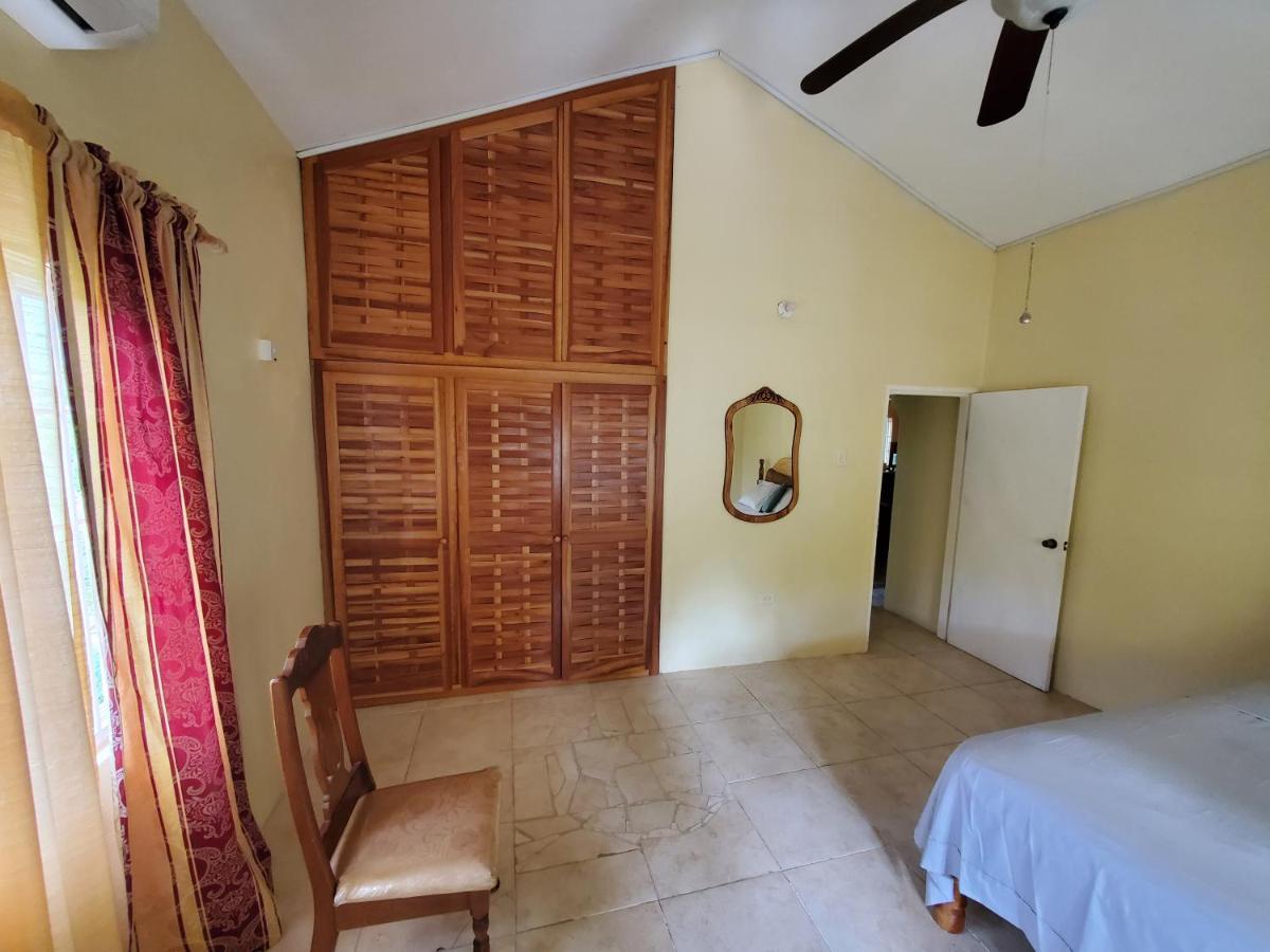 Queen Room with Garden View